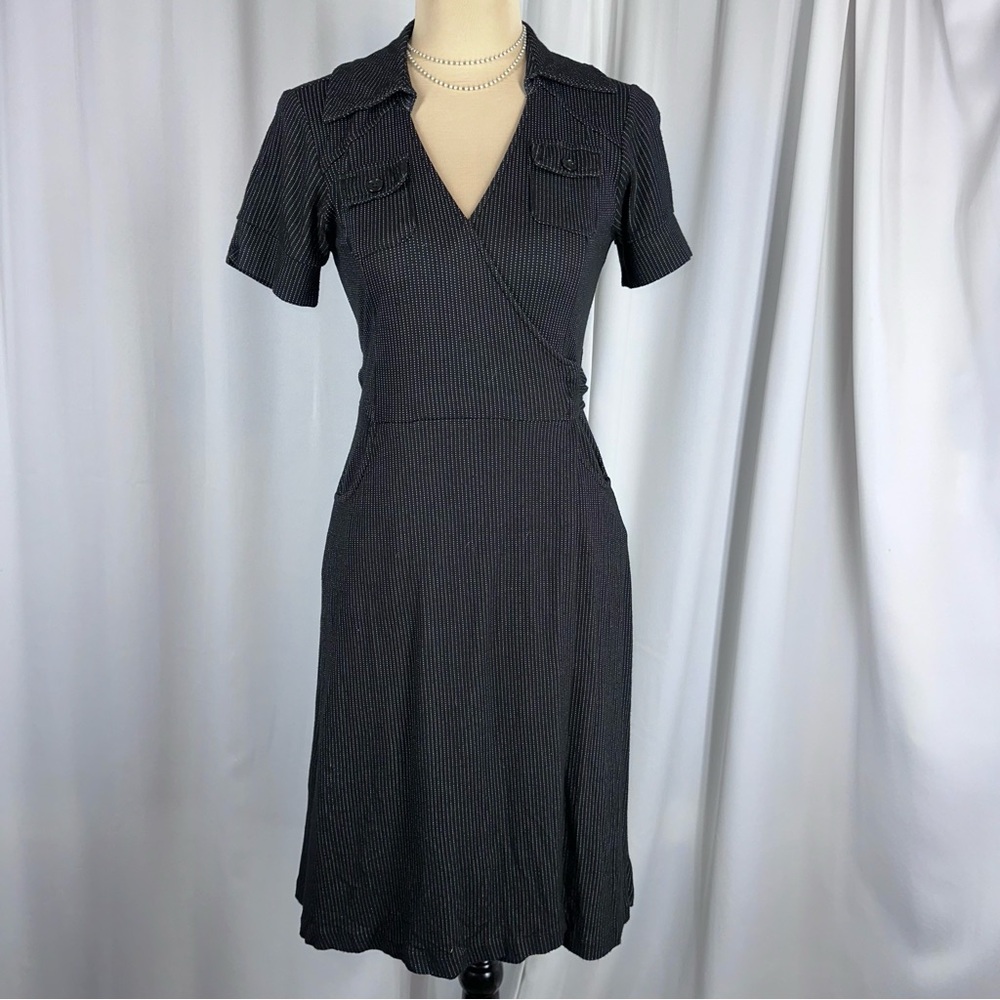 BANANA REPUBLIC Wrap Dress Sz XS Wrap Cap Sleeve Black Pinstripe Stretch READ‎